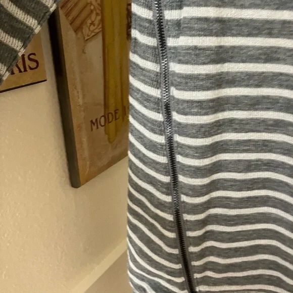 Lou & Grey Charcoal and White Knit Top - Picture 4 of 4